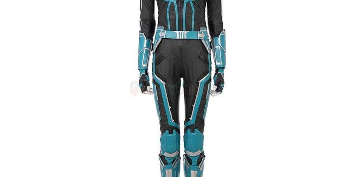 How to Create a Super Captain Marvel Cosplay