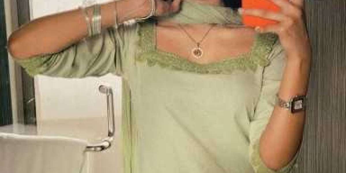 Young Call Girls in Lahore