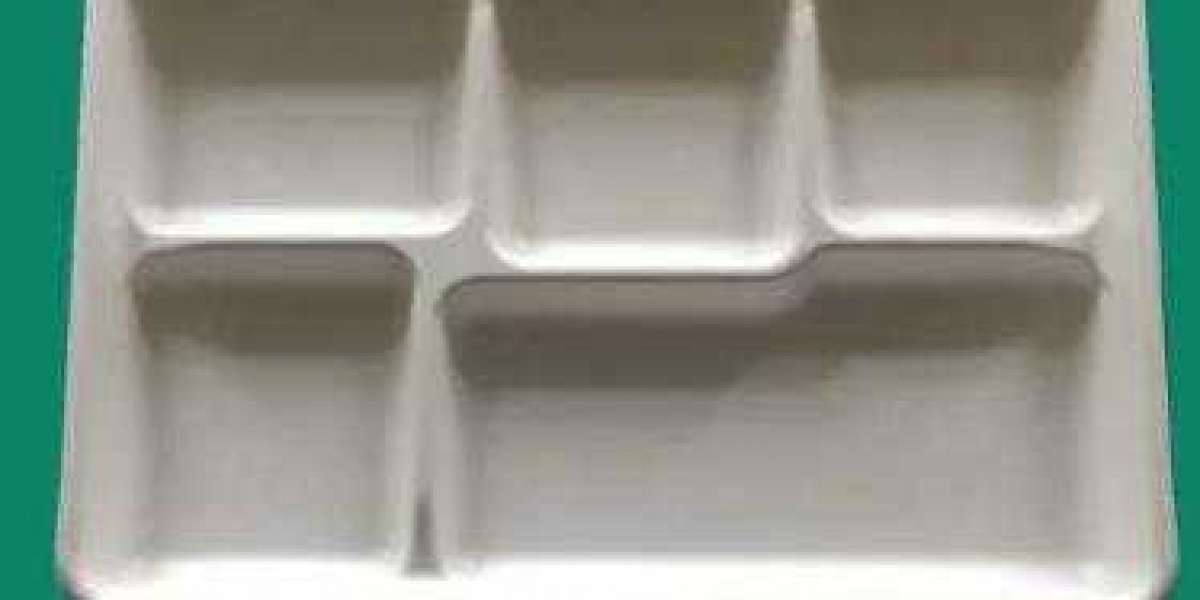 3 Reasons Why Biodegradable Cutlery 5 Compartment Tray is Amazing