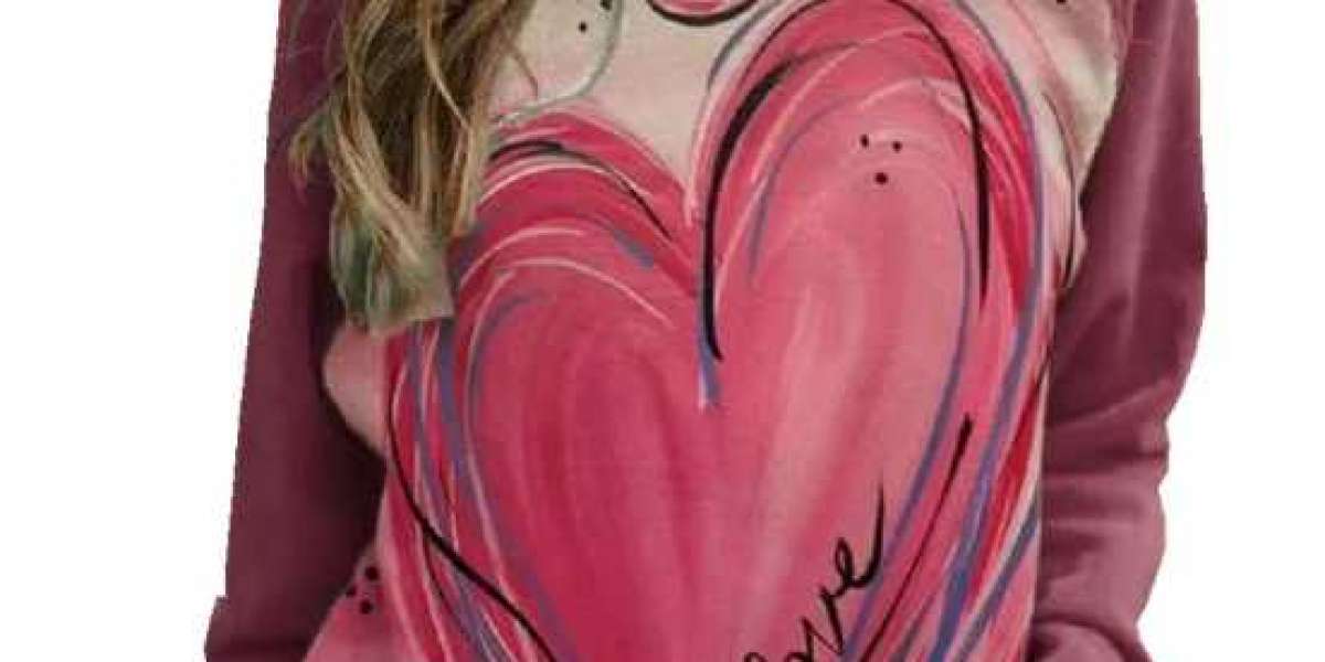 How to Match Women's Printed Shirts?