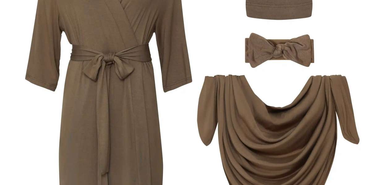 How to choose the right maternity robe?