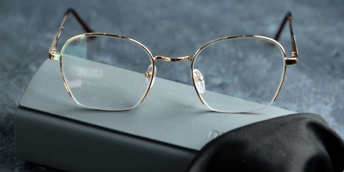 Mirrored Sunglasses The Perfect Accessory for Summer