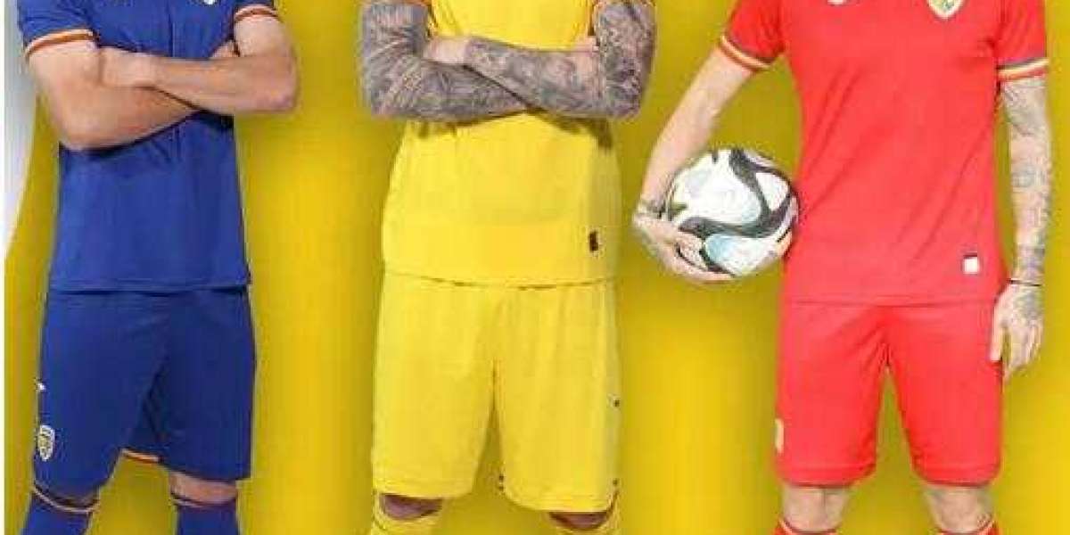 Rumänien 2023/24 Joma hemma, borta och tredje kit