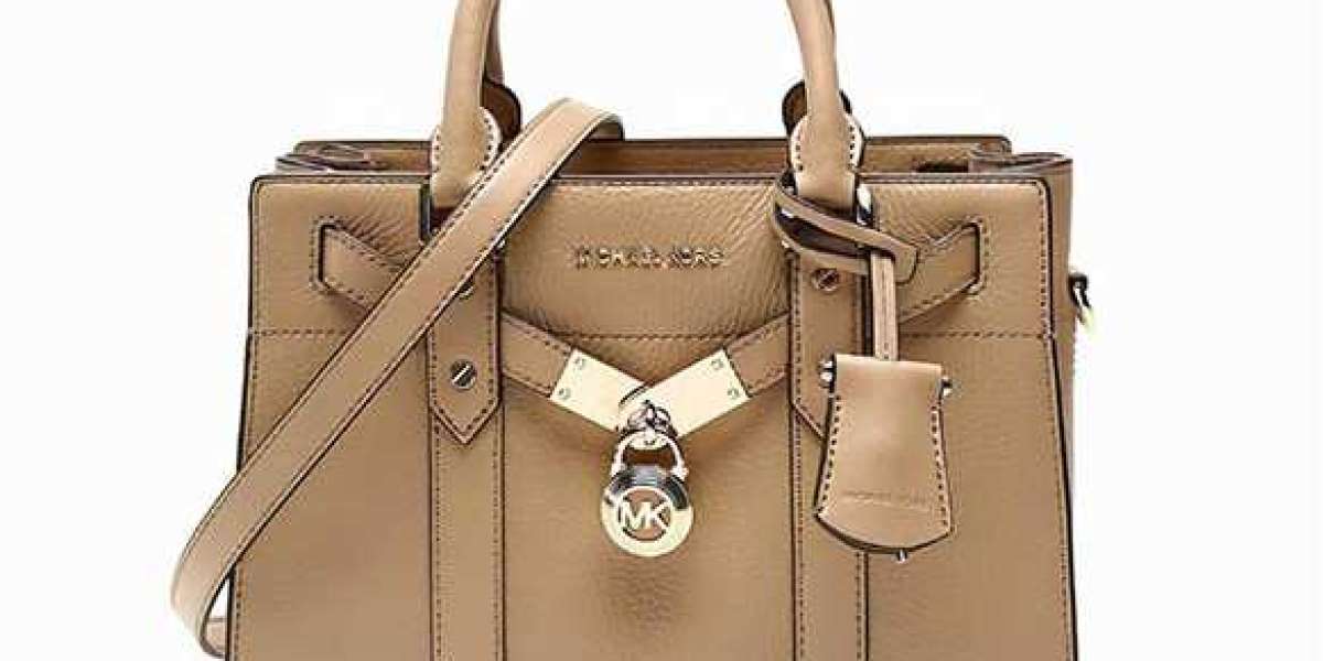 Michael Kors 新款手提包，簡約大方