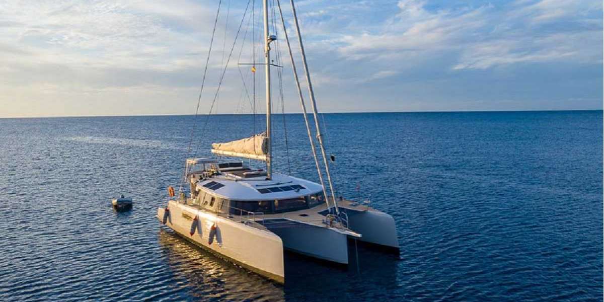 Catamarans for Beginners: Learning to Sail on Two Hulls