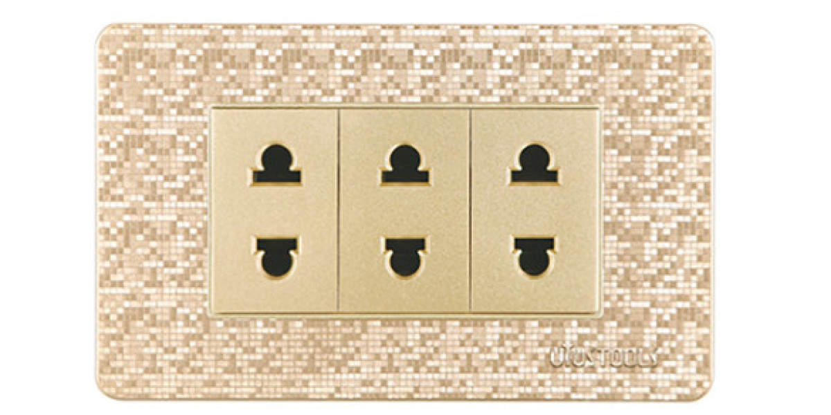 TRIPLE 2 PIN SOCKET OUTLET