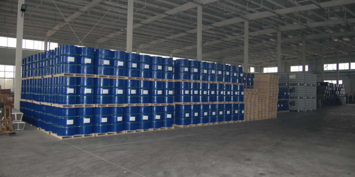 Polyetheramine-Based Oils for High-Temperature Vacuum Pump Applications