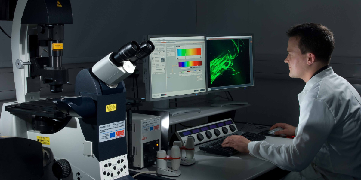 From Pixels to Phenomena: Enhancing Research with Life Science Microscopy Devices