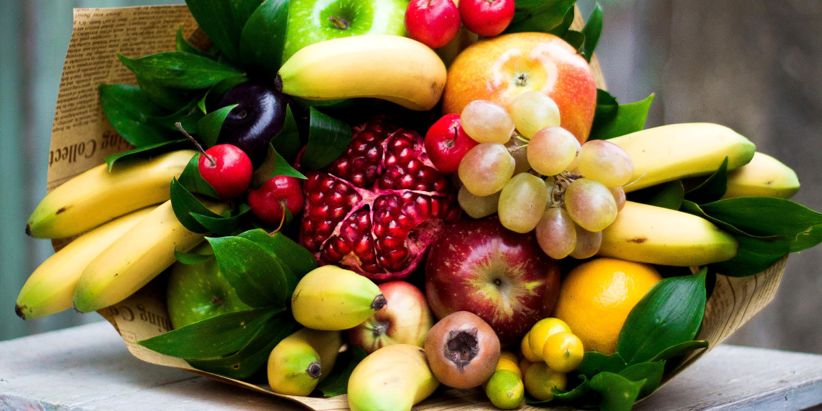 Online florist - fruit basket delivery Singapore