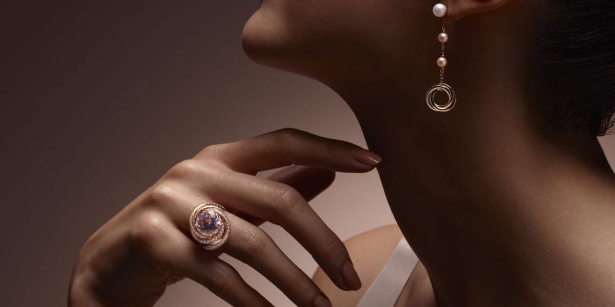 Jewels of Distinction: Experience the Magic of Luxury Jewelry