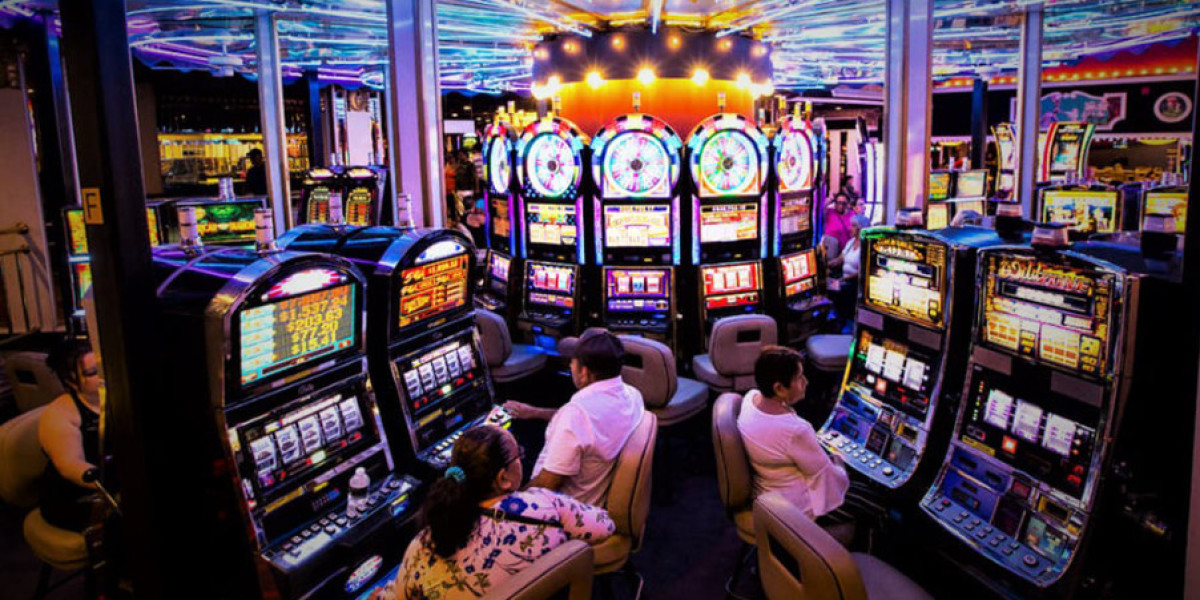 Sejarah Panjang Perkembangan Mesin Slot Online di Penjuru Dunia