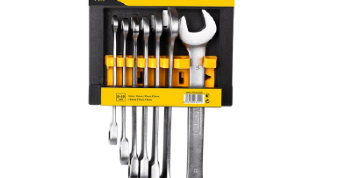 Get the Job Done with the 7-Piece Universal Ratchet Wrench Set