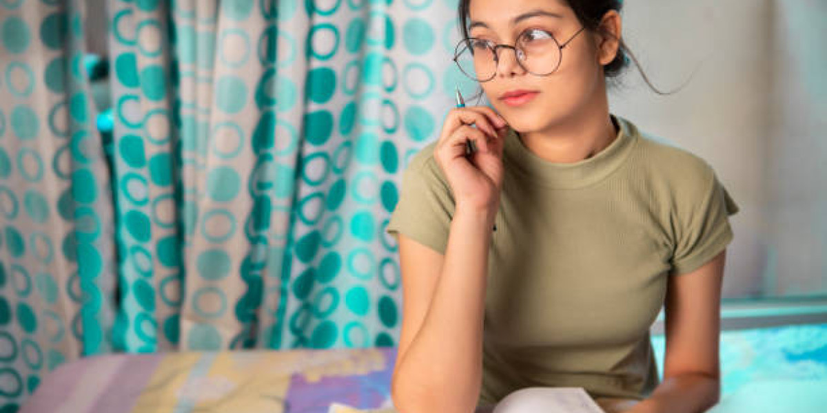 Effortless Elegance: Enhance Your Style with Rimless Eyeglasses