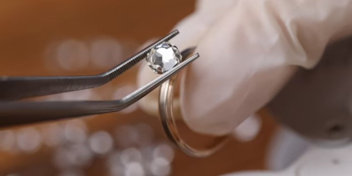 How to Choose the Right Jewelry Store