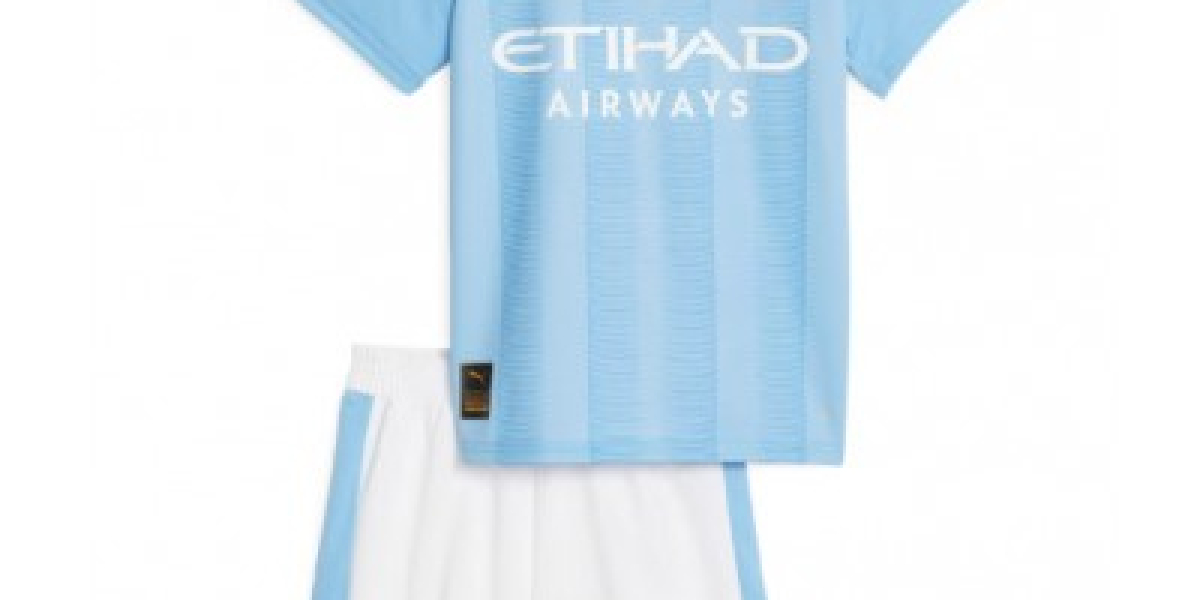 Southampton FC 2023/24 hummel Home Kit