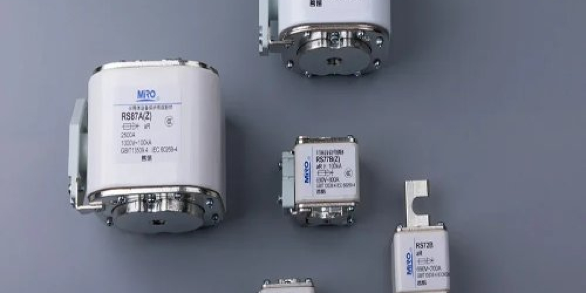 What are the different types of fuse links and their applications?