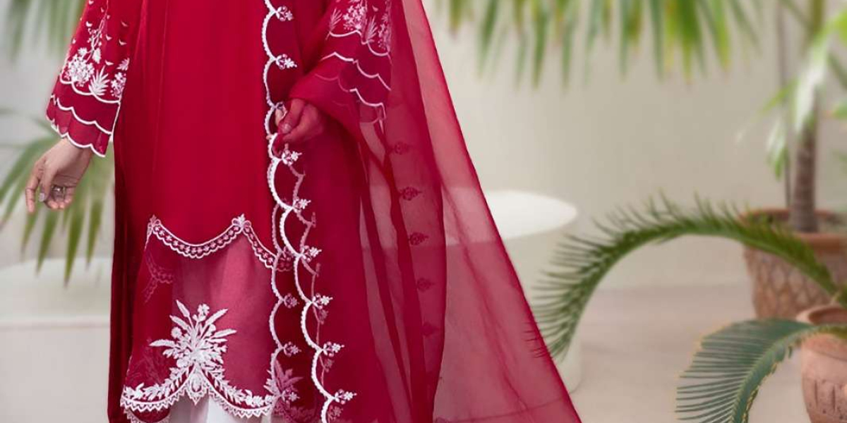 Kurtis: A versatile and comfortable outfit option for modern Indian women