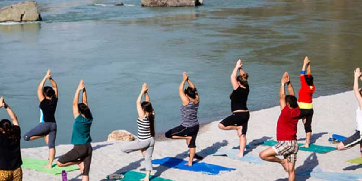Serenity Unleashed: Pratham Yoga's 14-Day Yoga Retreat in Rishikesh