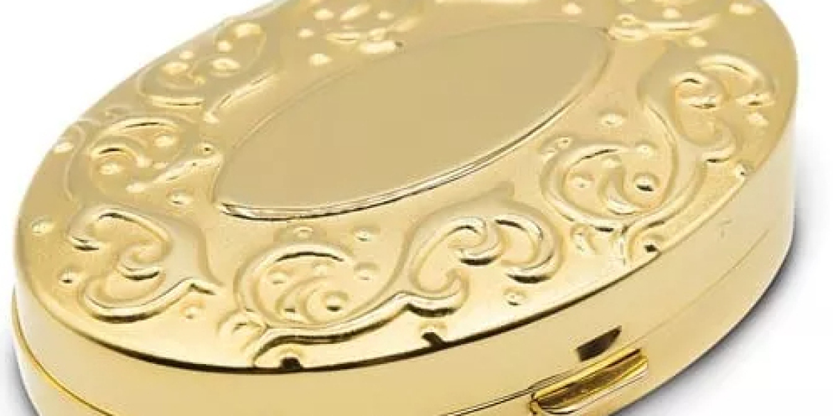 Creating a Timeless Piece: Bespoke Signet Rings for Couples