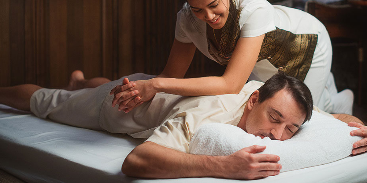 Embrace Romantic Opportunities in Santa Monica