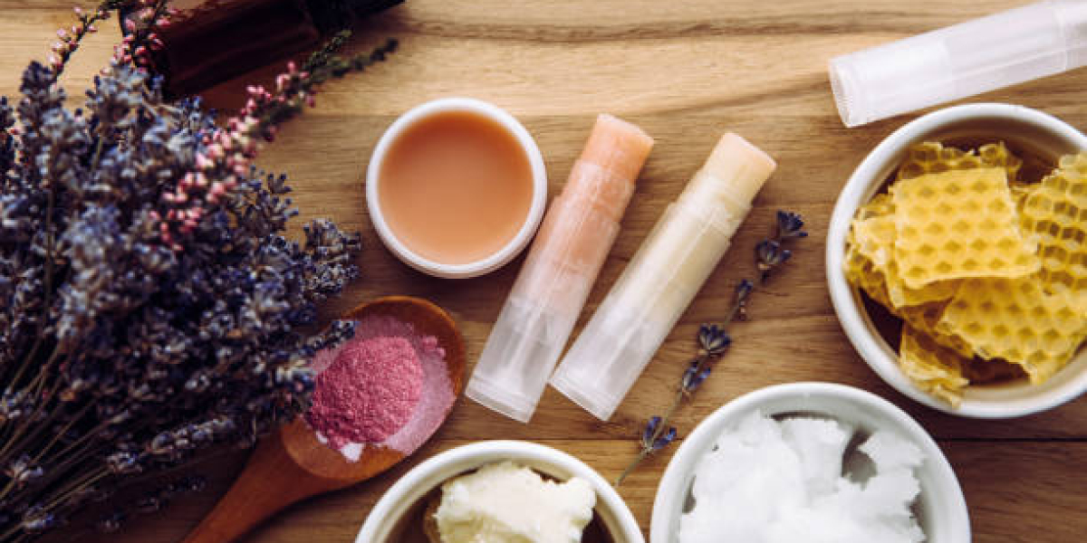 Natural and Organic Lipstick Market Service-Types, Development, Share, User-Demand, Industry Size 2032