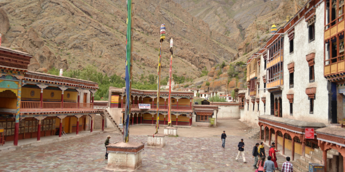 Exploring Paradise: The Best Places to Visit in Kashmir