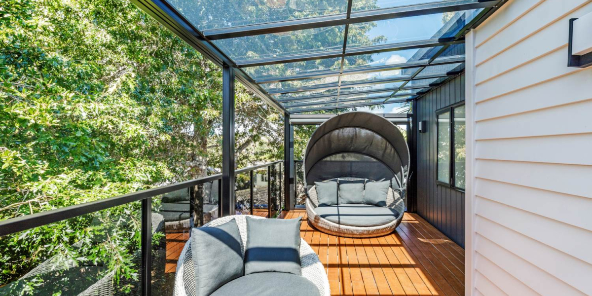 The Beginner's Guide to Frameless Glass Elegance: From Balustrades to Mirrors