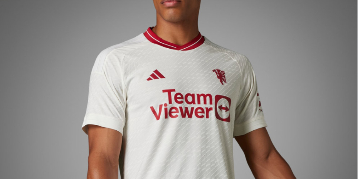 Manchester United Tretji komplet sezone 2023-24