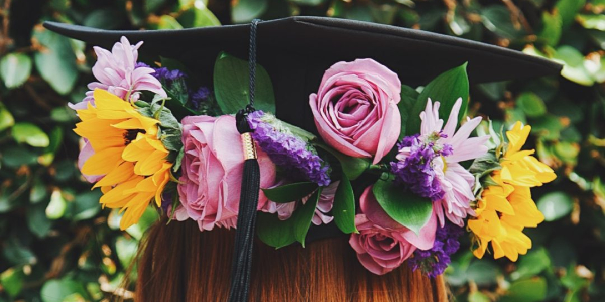 The Emotional Impact of Receiving Graduation Flowers in Singapore