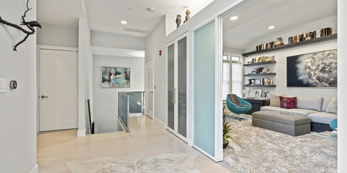 3 Bedroom Townhouse | Luxury Townhouse in Westbury, NY