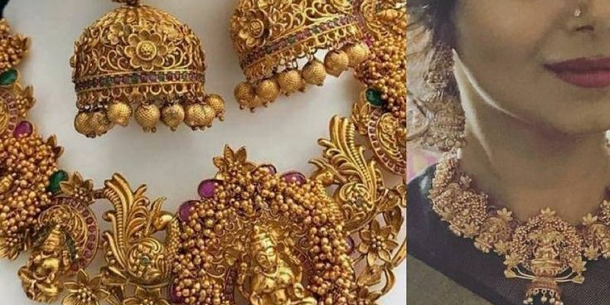 Antique jewelry is characterized by its vintage and aged appearance