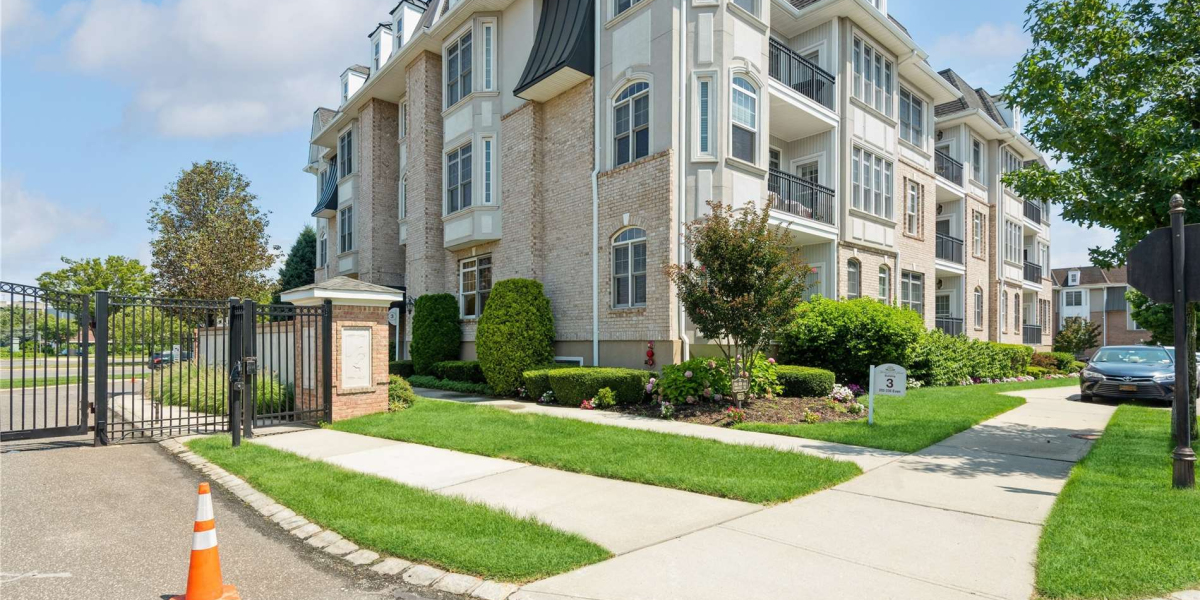 Luxury Condos & Apartments For Sale In Westbury, NY