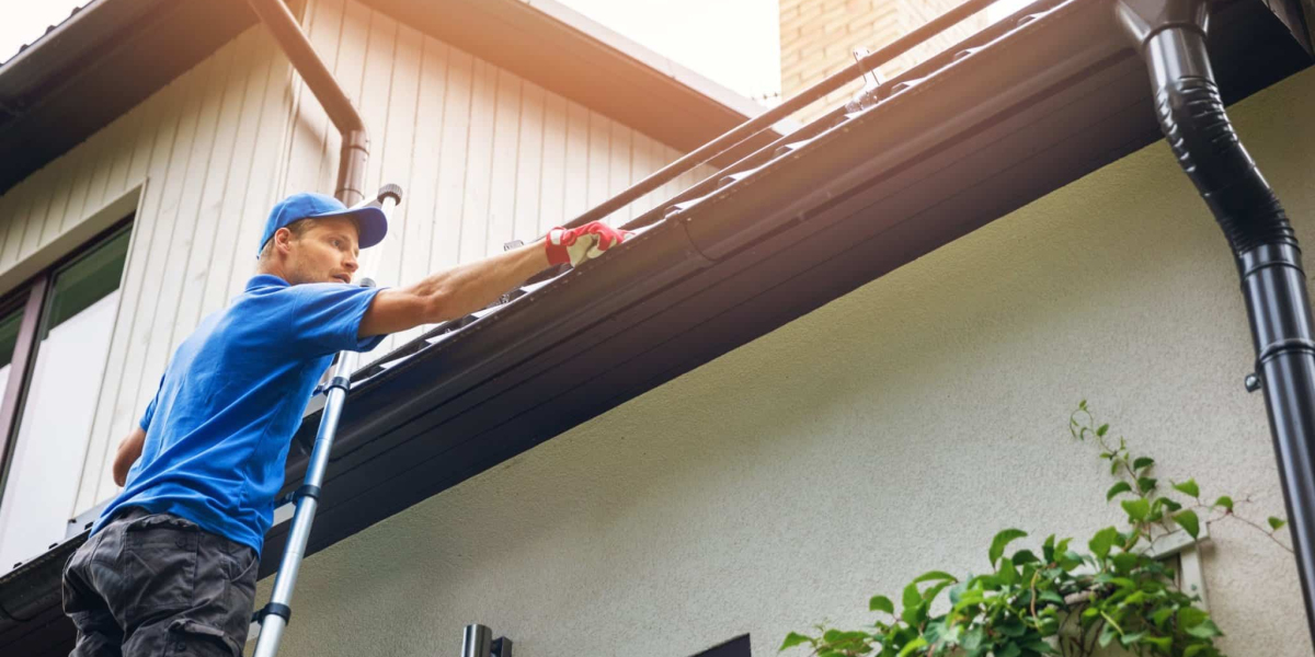 Gutter Cleaning Safety Tips for Londoners
