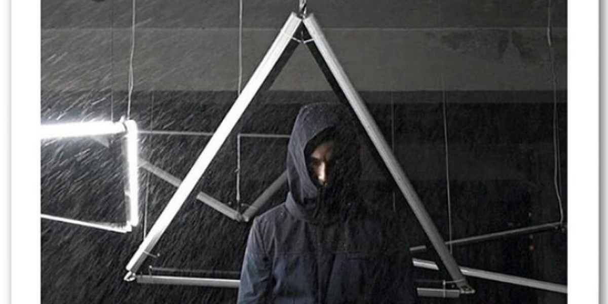 Superdry 外套防水功能：讓你在任何天氣下保持乾爽舒適