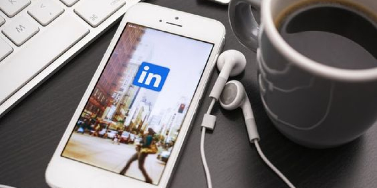 Decoding LinkedIn's Magic: Groups as Catalysts for Professional Prowess!