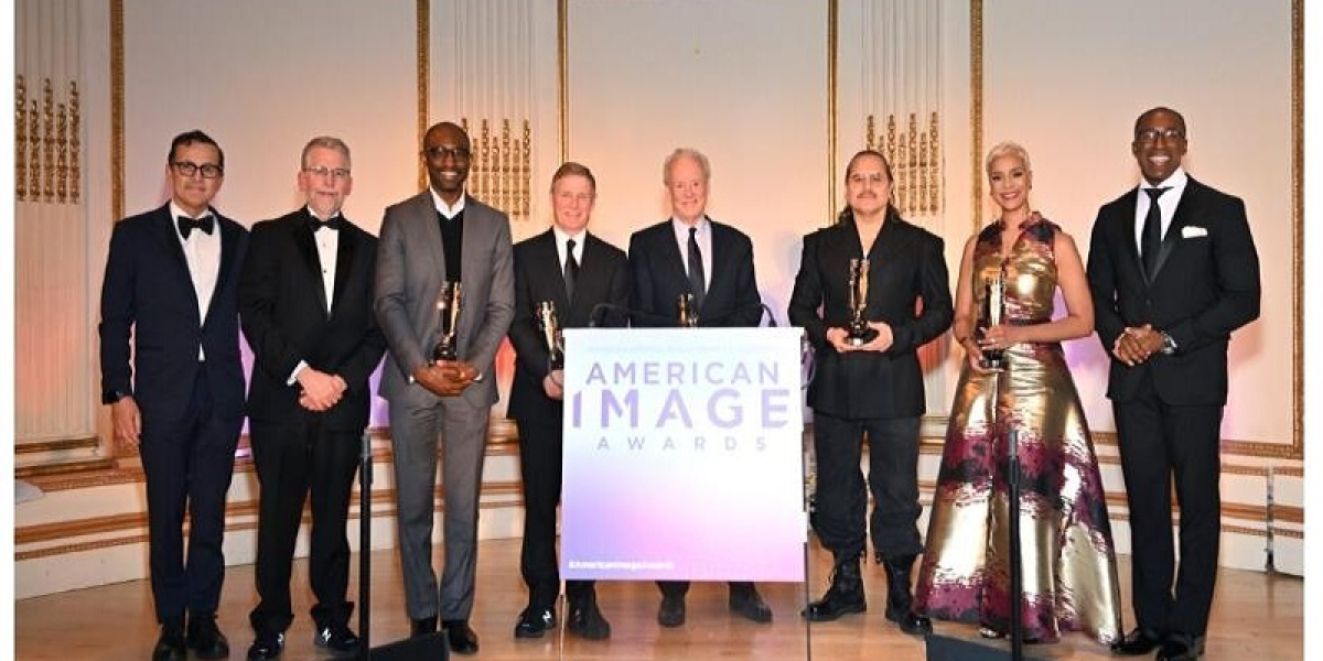 "Fractal Images: A Creative Revelation at New York Fashion Week"