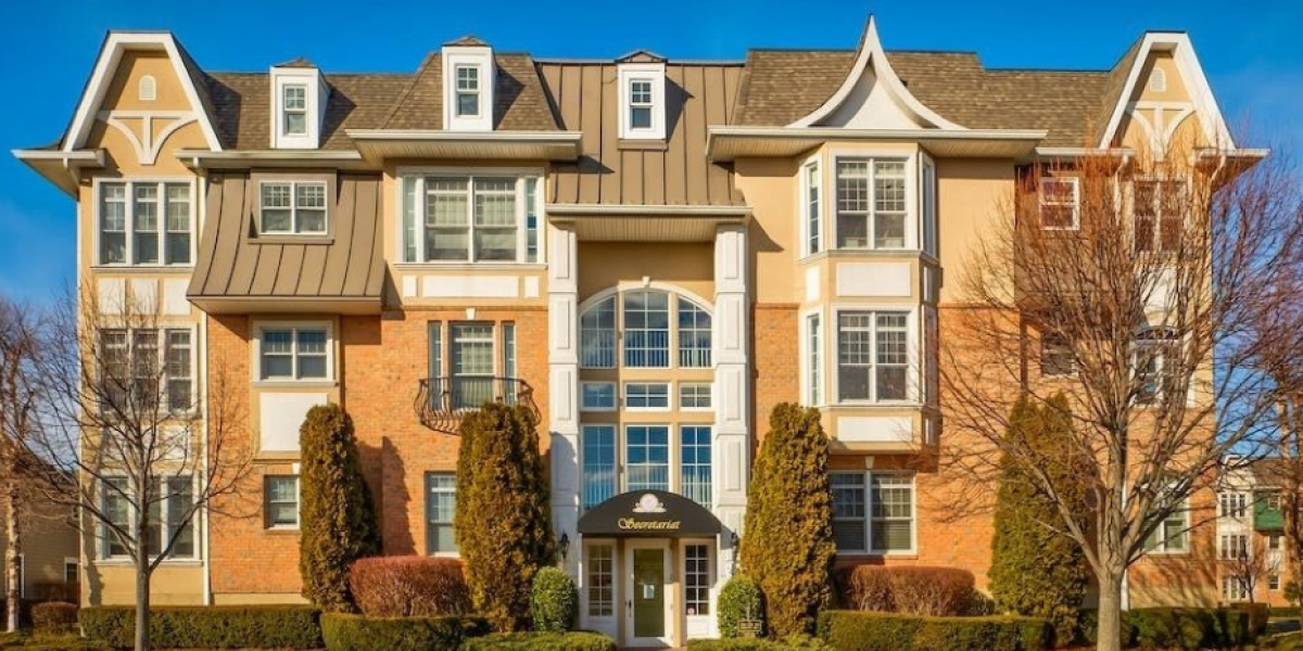 7 Factors to Consider When Choosing a Luxury Condo Apartment in Westbury