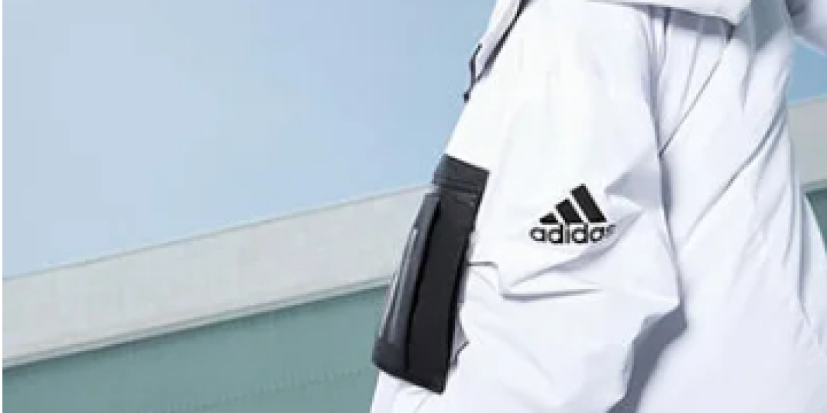 潮流登場彭于晏提升帥氣adidas Outer Jacket 機能風衣外套！