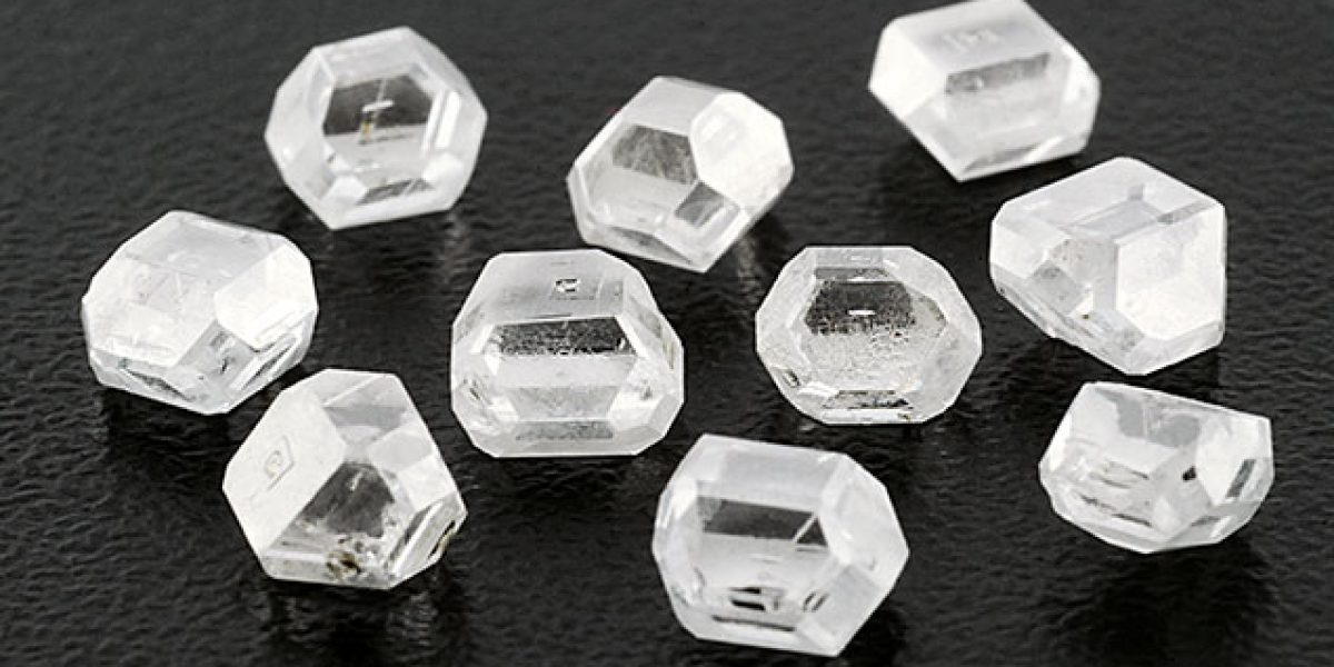 Shine Bright with Stunning Diamond Earrings: Lab-Grown Diamonds in the Spotlight