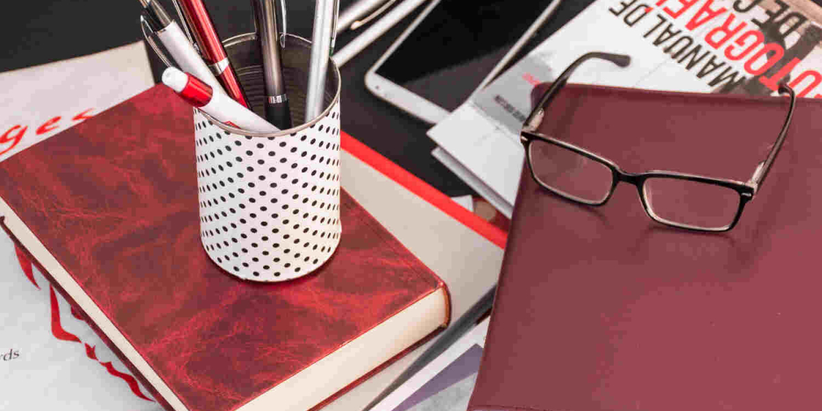 Straight from the Source: MiM-Essay Reviews