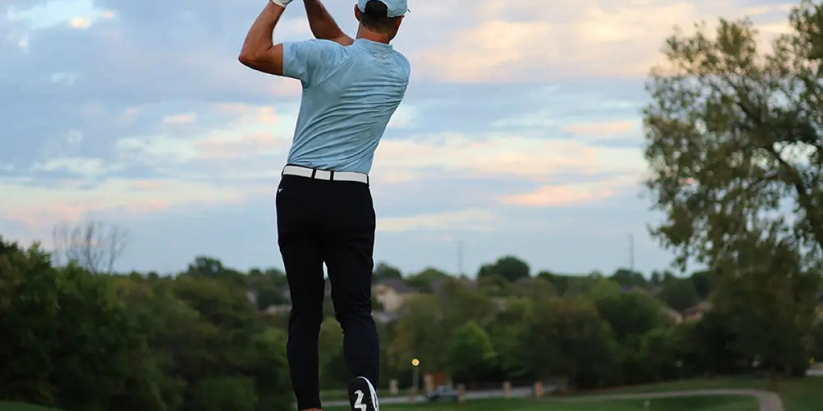 The Rise of Golf Joggers: Style, Comfort, and Functionality on the Course