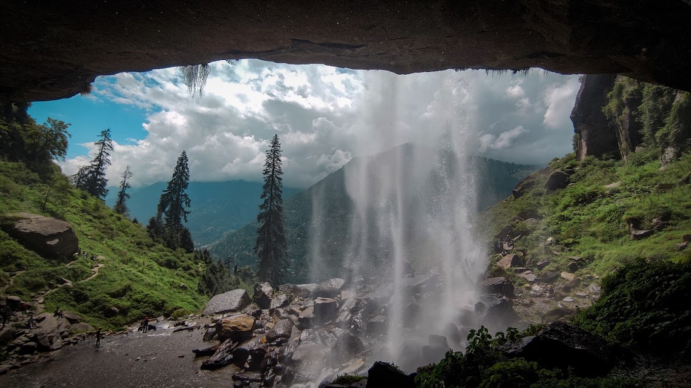 Jogini Waterfalls Manali – Timings, Entry Fee, Trek & Best Time to Visit