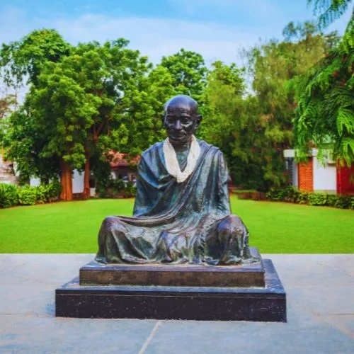 Udaipur To Ahmedabad Taxi - Fixed Fare No Hidden Charges