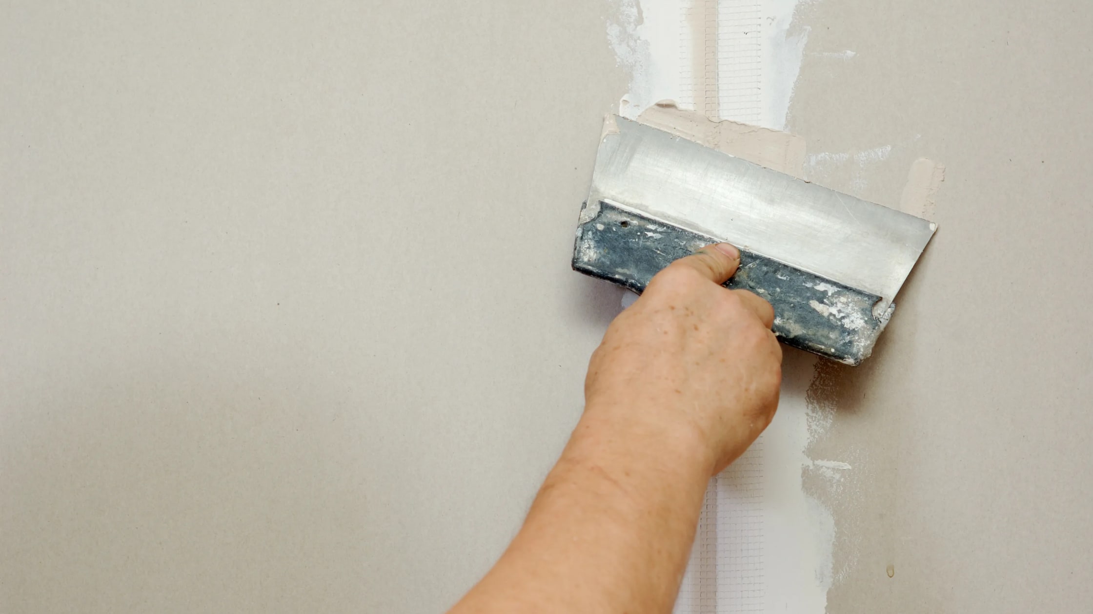 How Seasonal Care Can Protect Your Drywall All Year Long | Lifehack
