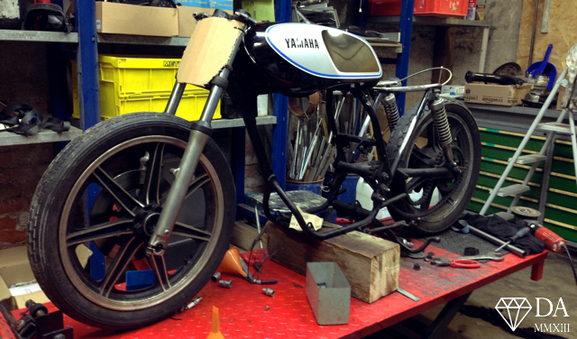 DA#2 Yamaha XS400 taking shape – Diamond Atelier