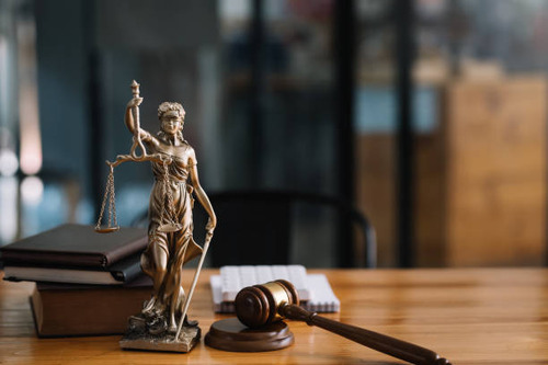 Best Corporate, Commercial & Business Lawyers in Abu Dhabi