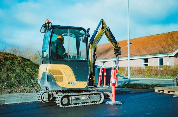 A Complete Buyer’s Guide to the Best Skid Steer Attachments and Their Uses - Spartan Equipment