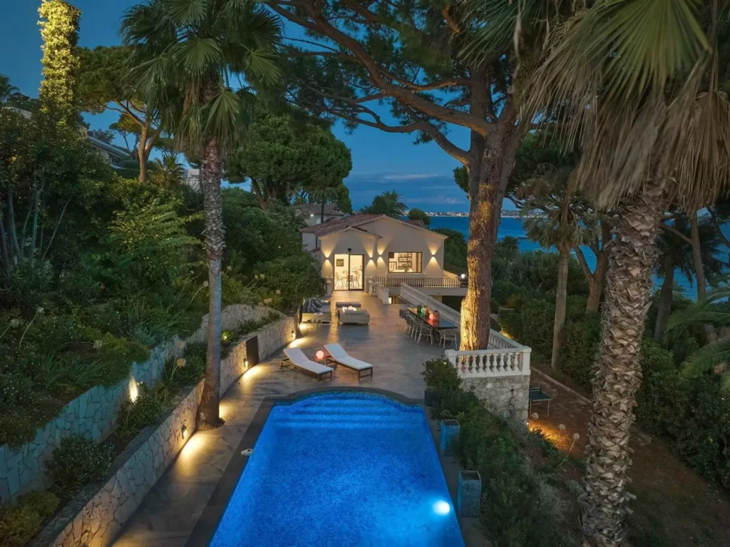 Where Comfort Meets Coast: Your Next French Escape Starts Right Here – News