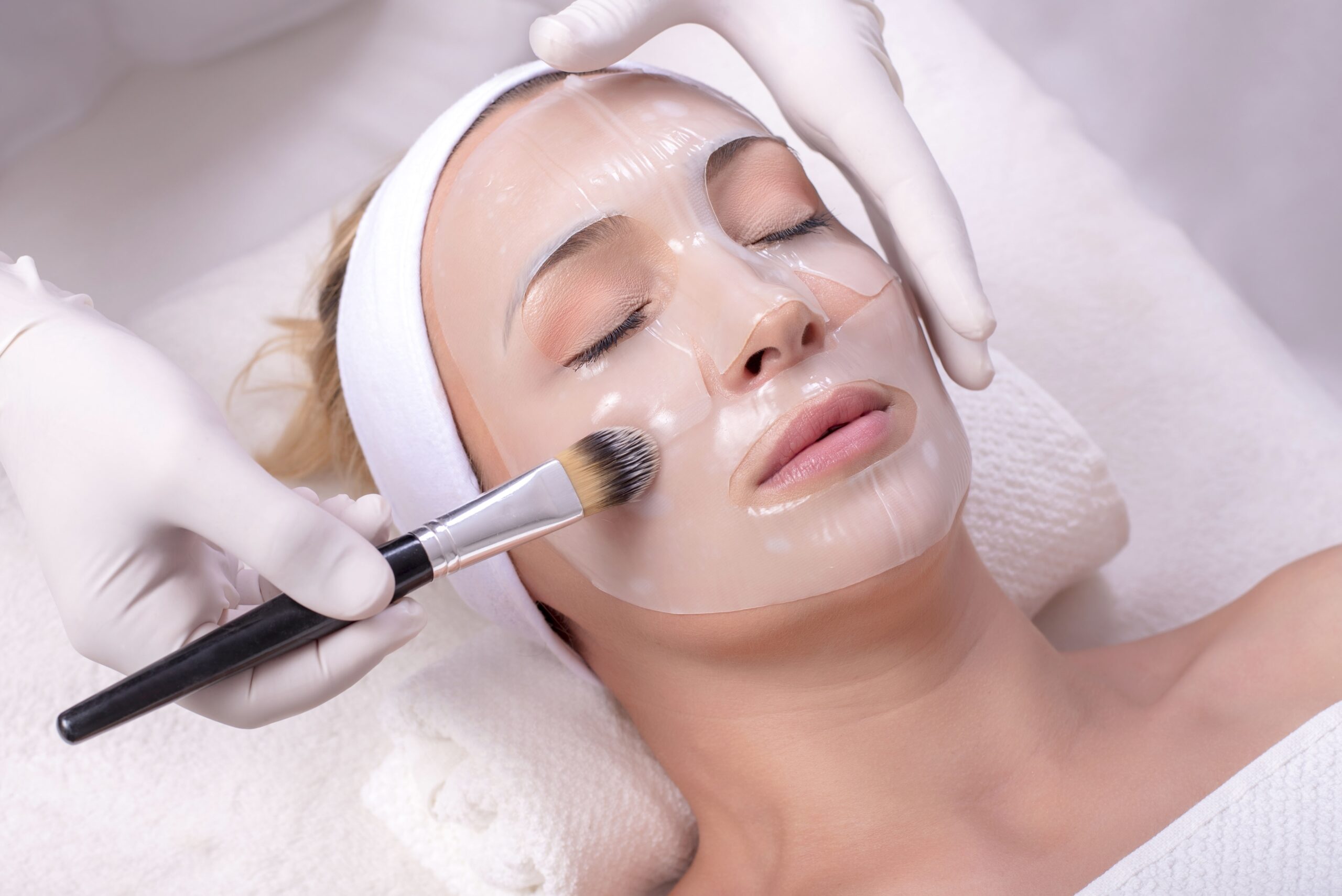 Why Women Choose Skin Peel for Advanced Skincare Results